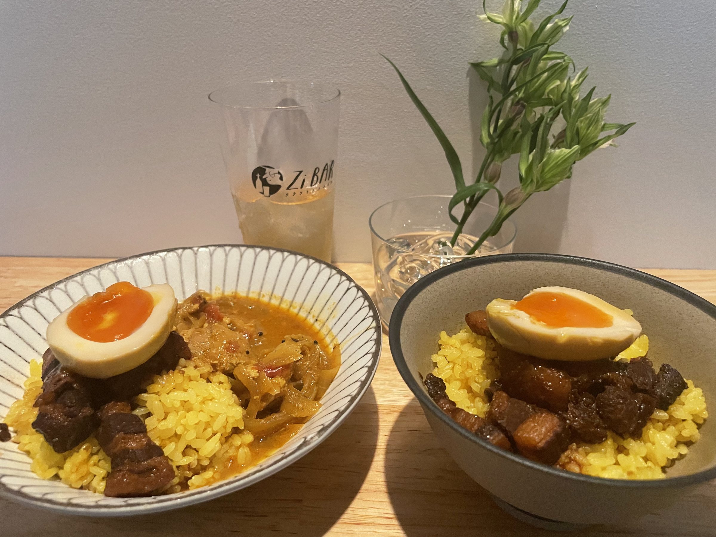 餐事の二種類のスパイス料理
